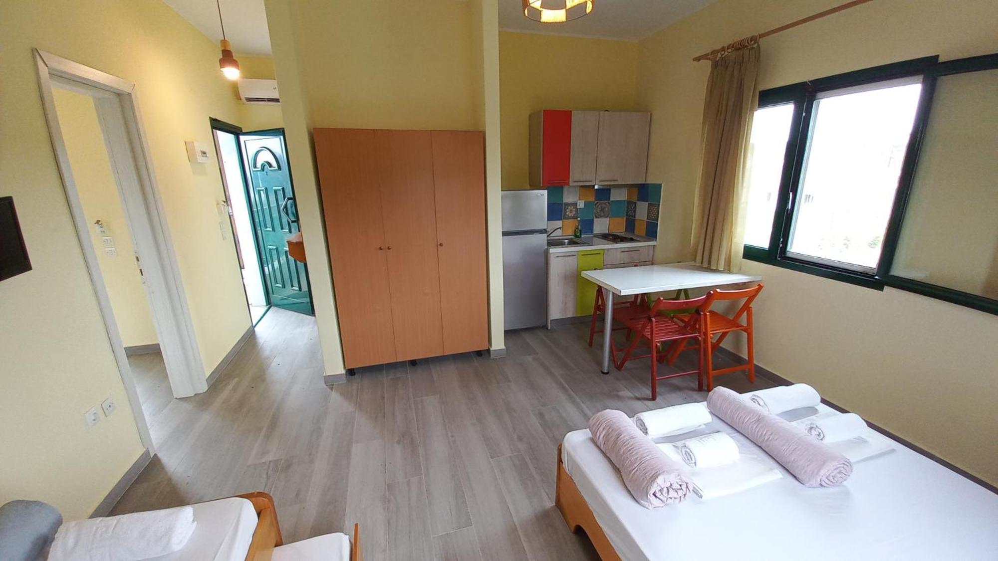 Sapfo Beach Studios Nikiti  Extérieur photo
