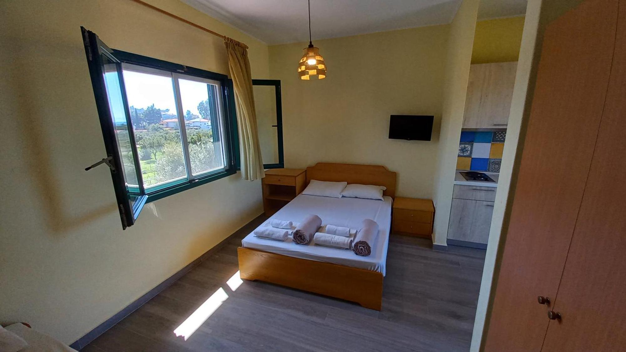 Sapfo Beach Studios Nikiti  Extérieur photo