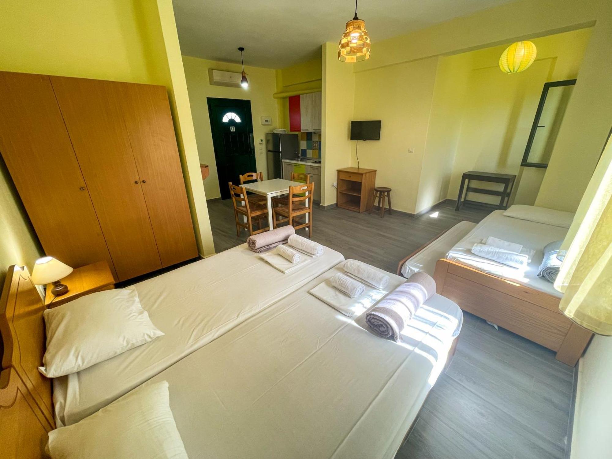 Sapfo Beach Studios Nikiti  Extérieur photo