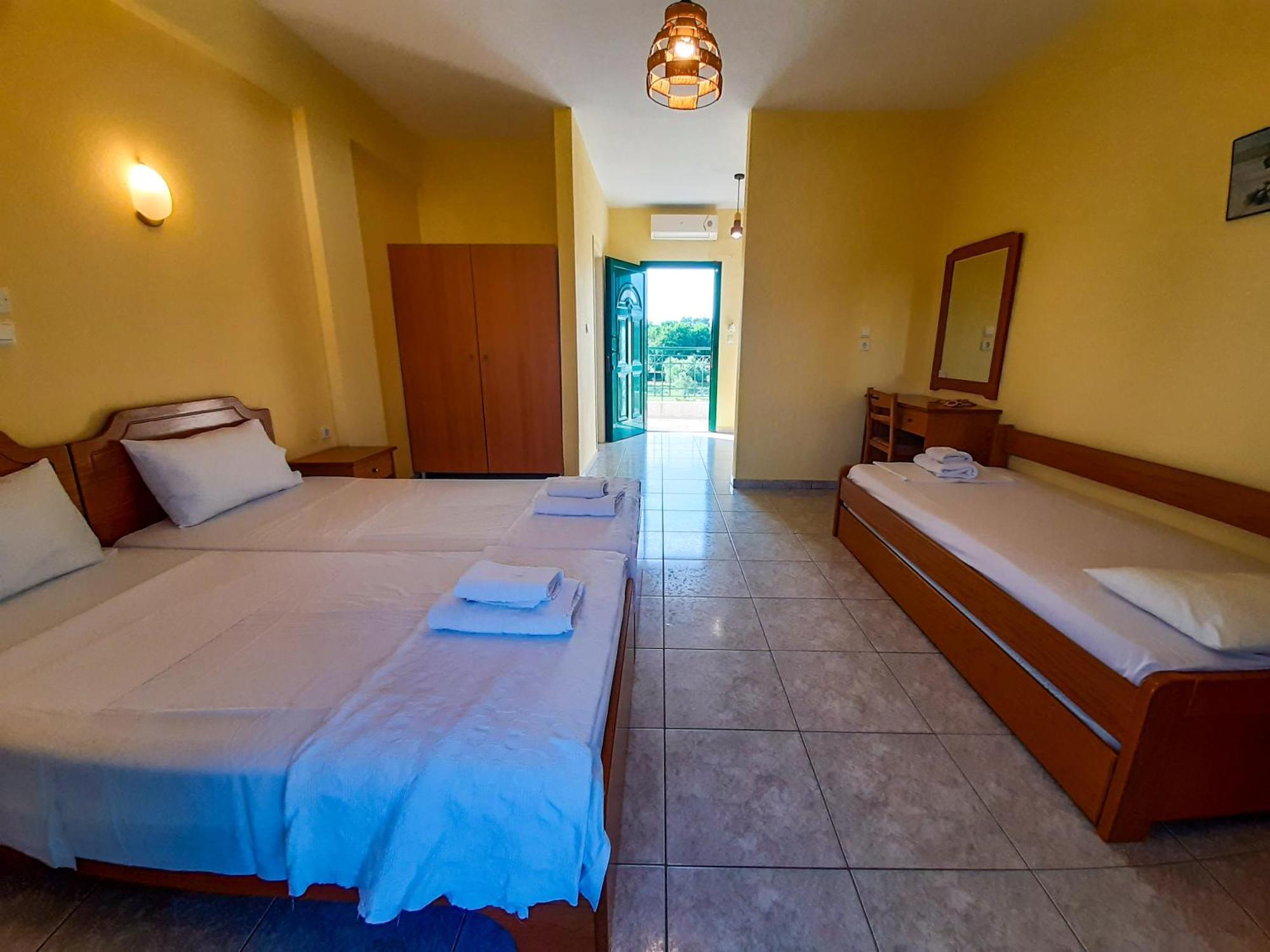 Sapfo Beach Studios Nikiti  Extérieur photo