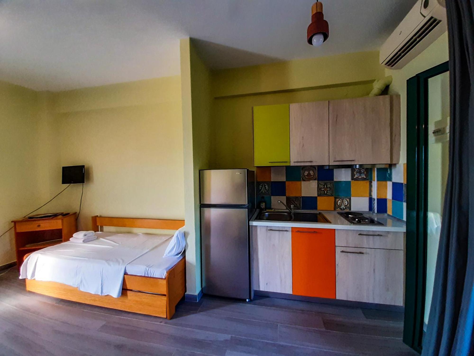 Sapfo Beach Studios Nikiti  Extérieur photo